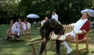 Le bal des casse-pieds (1992) - Bande annonce