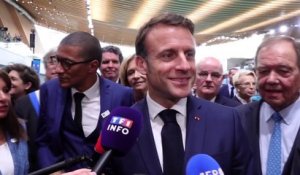 "Un travail remarquable": Emmanuel Macron se félicite du nouveau Centre aquatique olympique lors de son inauguration à Saint-Denis