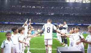 Real Madrid - Santiago-Bernabeu rend un superbe hommage à Toni Kroos