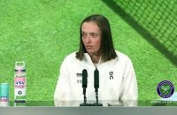Wimbledon 2025 - Iga Swiatek : "J'ai vu Carlos Alcaraz et Novak Djokovic glisser sur gazon, donc c'est possible !"