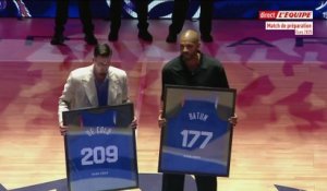 Nicolas Batum et Nando De Colo honorés avant le match amical entre la France et l'Espagne - Basket - Bleus