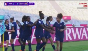 Gaffes en série et but gag : l'ouverture du score des Bleuettes signée Rachael Adedi - Foot - Coupe du monde U17 (F)