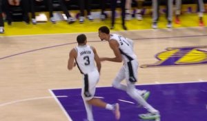 NBA - Les Lakers enchaînent une cinquième victoire, Wembanyama frustré par les fautes