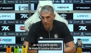 Santos - Vojvoda félicite Neymar