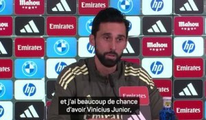 Real Madrid - Arbeloa veut un Vinicius "qui sourit, qui s'amuse, qui danse"
