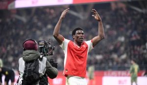 Ligue 2 : À dix, Reims mate Saint-Etienne et grimpe sur le podium