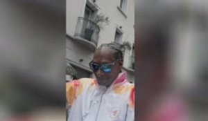 JO d'hiver - Snoop Dogg porte la torche olympique