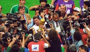 Zinédine Zidane méritait-il la note de 10/10 le 13 juillet 1998 ? - Foot - Documentaire