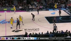 Lakers - Le joli alley-oop de Hayes sur une offrande de LeBron James