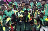 Des poursuites venues du Maroc en cas de présentation du trophée de la CAN au Stade de France pour le Sénégal ? - Foot - CAN