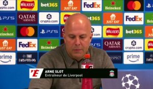 Arne Slot sur la sortie sur civière d’Hugo Ekitike contre le PSG : « Ça peut être une blessure grave » - Foot - Ligue des champions - Liverpool