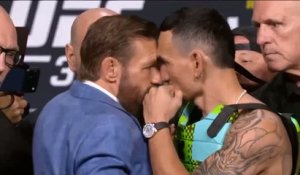 UFC 329 - Le face-à-face très, très chaud entre McGregor et Holloway