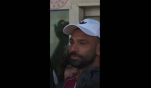 Trabzonspor - Salah accueilli en héros à la sortie de l'aéroport