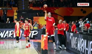 La géante chinoise de 2,23 m Zhang Ziyu se dresse face à la France en quarts de finale de la Coupe du monde - Basket - Coupe du monde (F)