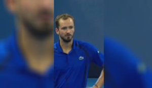Medvedev DISQUALIFIED for hitting fan with ball