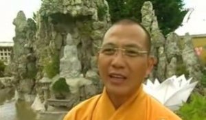 Visite du Dalaï-lama à  la nouvelle pagode de Saint Herblain