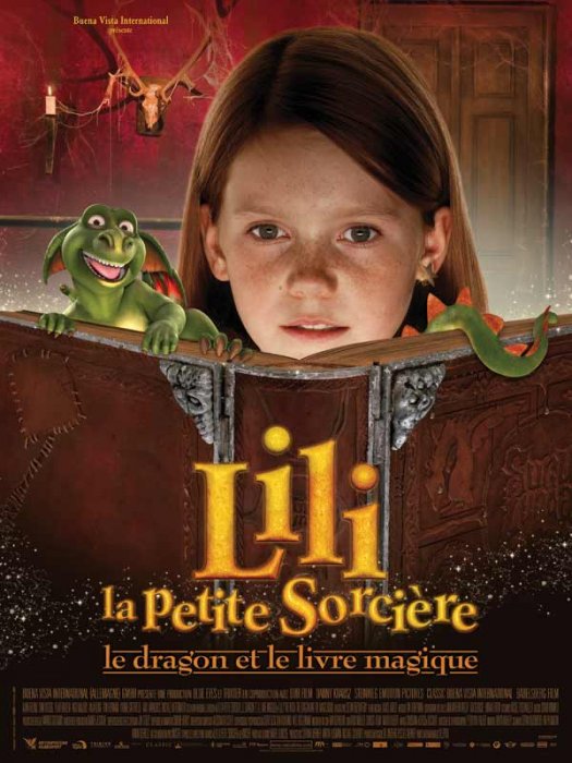 Lili la petite sorcière, le dragon et le livre magique : Affiche