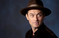 Jude Law en capitaine Crochet dans le live-action Peter Pan de Disney ?