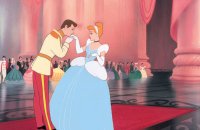 Cendrillon : une nouvelle adaptation moderne avec un homme en Marraine fée