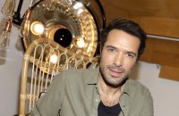Nicolas Bedos à propos de OSS 117 : "On bosse comme des clébards"