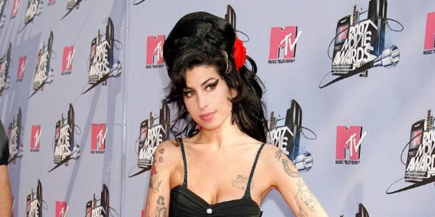Amy Winehouse lors des MTV Movie Awards à Los Angeles, le 3 juin 2007.

