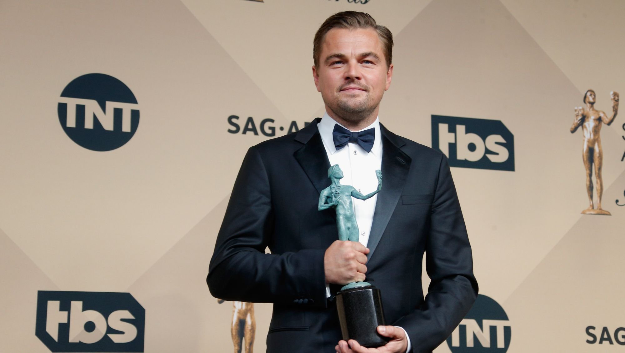 Leonardo DiCaprio, lauréat du SAG Awards 2016 du Meilleur acteur