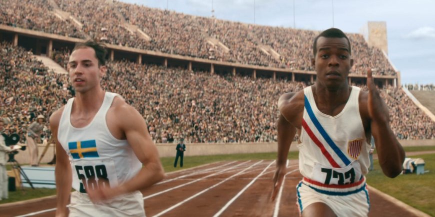 Stephan James sous les traits de l'athlète Jesse Owens pour 