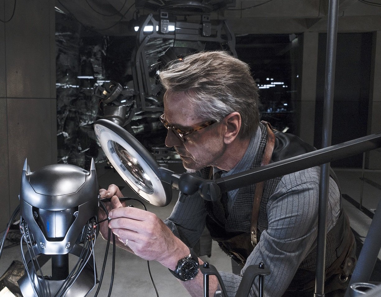 Jeremy Irons en Alfred dans Batman v Superman : l'aube de la Justice de Zack Snyder