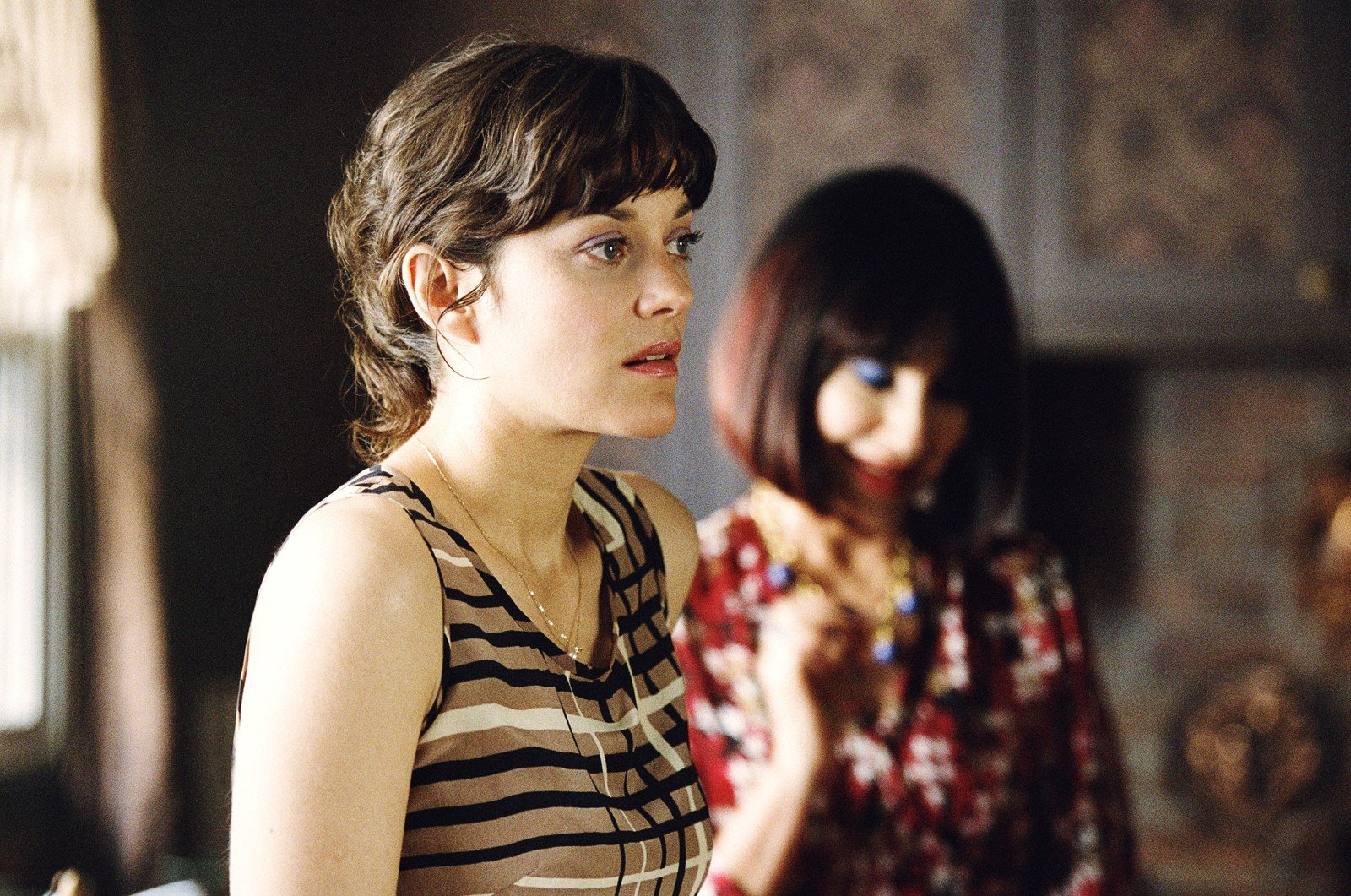 Marion Cotillard et Nathalie Baye dans 