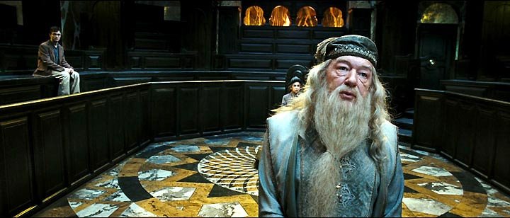 Michael Gambon et Daniel Radcliffe dans 