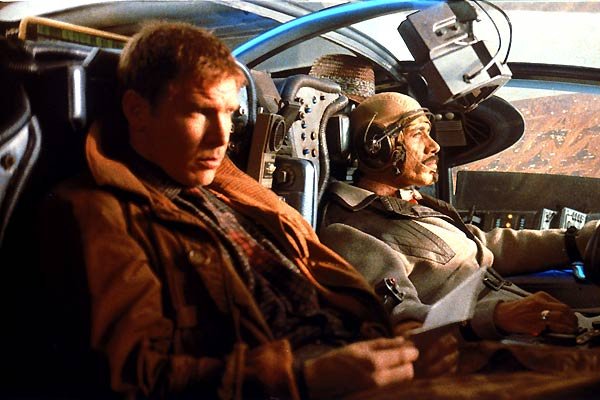 Edward James Olmos et Harrison Ford dans [ITALIC]Blade Runner[/ITALIC]
