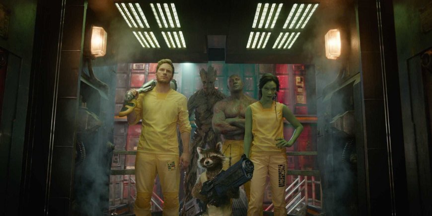 Chris Pratt, Groot (doublé par Vin Diesel), Rocket (doublé par Bradley Cooper), Dave Bautista et Zoe Saldaña dans 