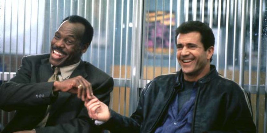 Danny Glover et Mel Gibson, duo de flics de choc de L'Arme fatale 4