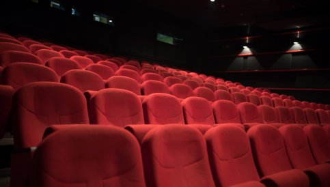 Aller au cinéma coûte-t-il trop cher ?
