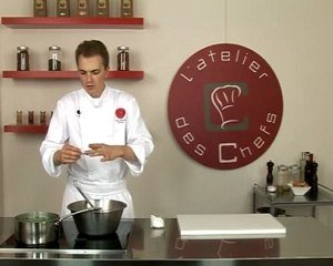 Technique de cuisine : Utiliser une cuillère à pomme parisienne