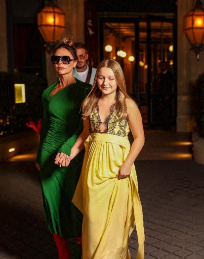 Harper Beckham dans des robes de femmes à 11 ans : looks trop osés pour soutenir sa mère Victoria ?