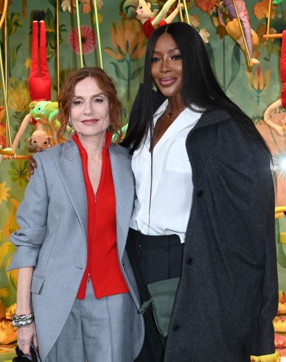 Isabelle Huppert et Naomi Campbell réunies pour lancer Noël, un duo complice