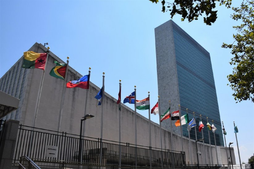 L'ONU proclame des journées mondiales en rapport avec le maintien de paix et la sécurité internationale.