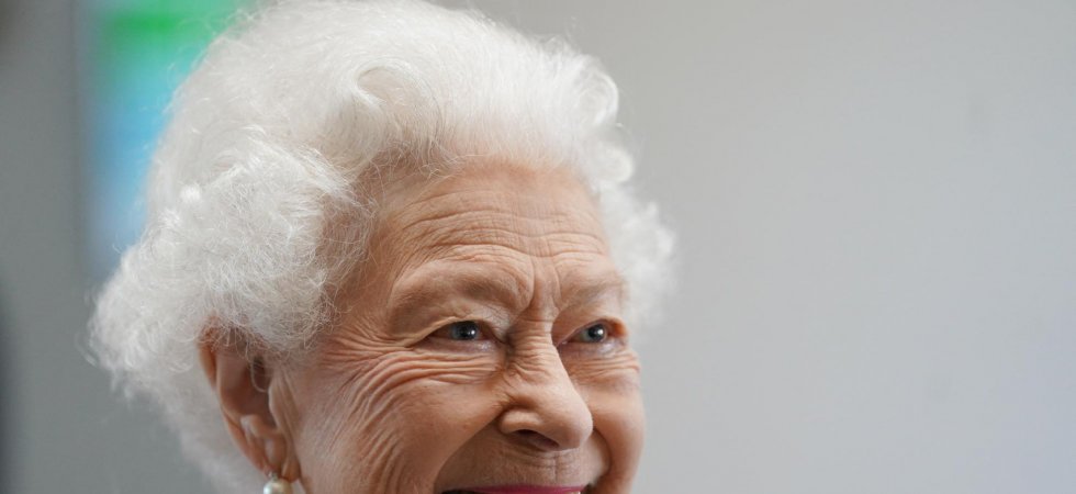 Elizabeth II : la reine fait passer un message solennel via Twitter