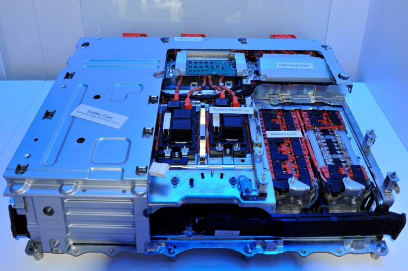 Les batteries des voitures élecriques contiennent du lithium, un composant très polluant.