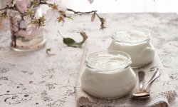 Yaourt au lait de vache VS yaourt au lait de brebis : lequel choisir ?