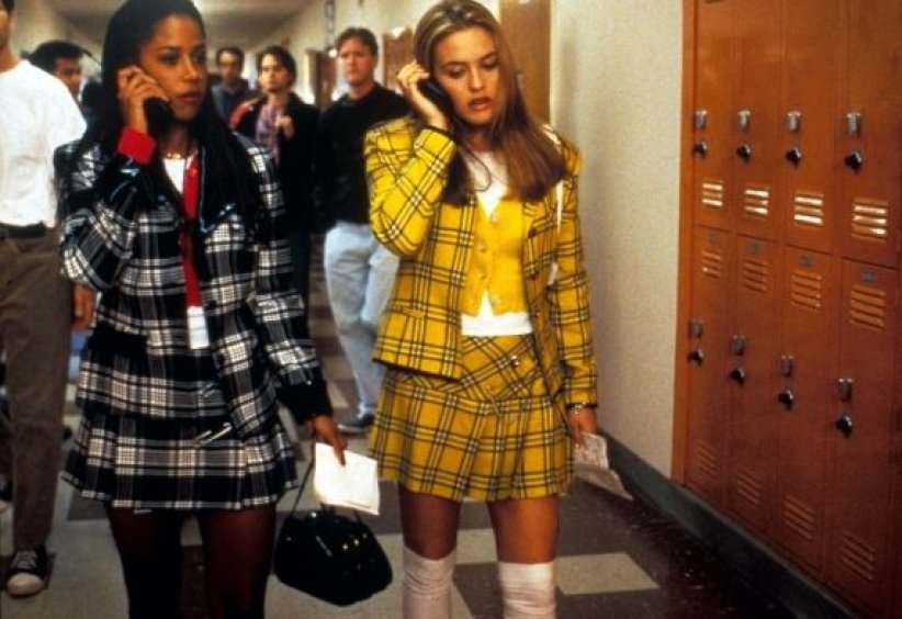 Pour adopter le tartan, vous pouvez prendre exemple sur les héroïnes du film &quot;Clueless&quot; pour un style des années collège nineties. 
 Stacey Dash et Alicia Silverstone dans le film &quot;Clueless&quot; d'Amy Heckerling (1996).  