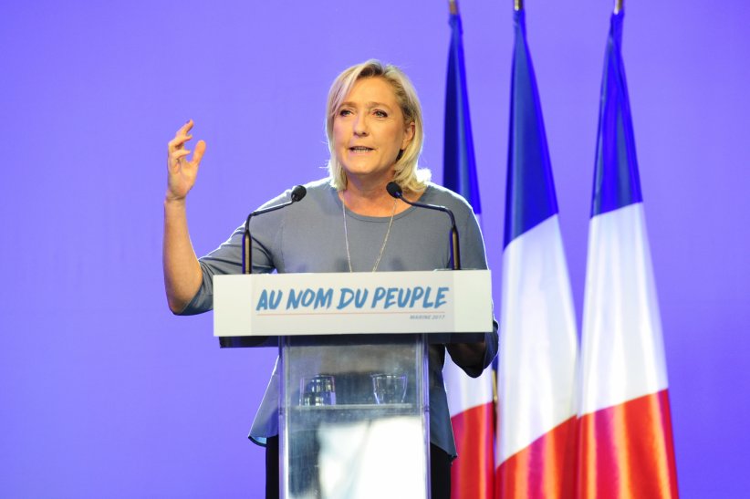 Marine Le Pen : invitée polémique de l'émission politique de Karine Le Marchand