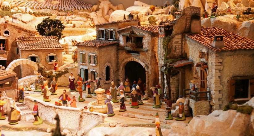 Au premier dimanche de l'Avent, les Santons de Provence sortent du grenier pour prendre place dans la traditionnelle crèche de Noël.