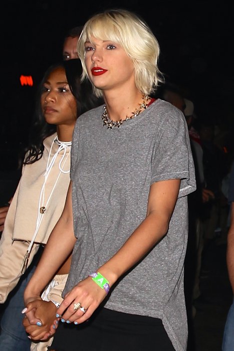 Taylor Swift : nouveau look capillaire à Coachella, le 16 avril 2016.