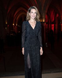 Julie Andrieu : cette célèbre personnalité chez qui elle a vécu dans son enfance