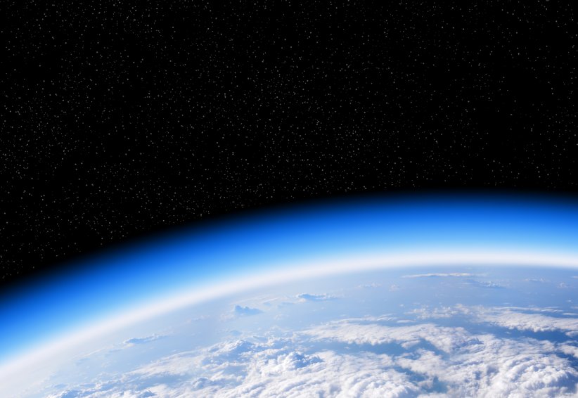 La couche d'ozone est un bouclier protecteur pour la Terre.