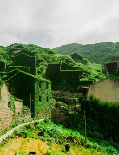Tourisme mondial : 10 lieux abandonnés où la nature a repris ses droits