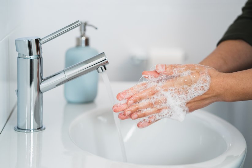 Pour un lavage des mains efficace, il ne faut oublier aucune zone.