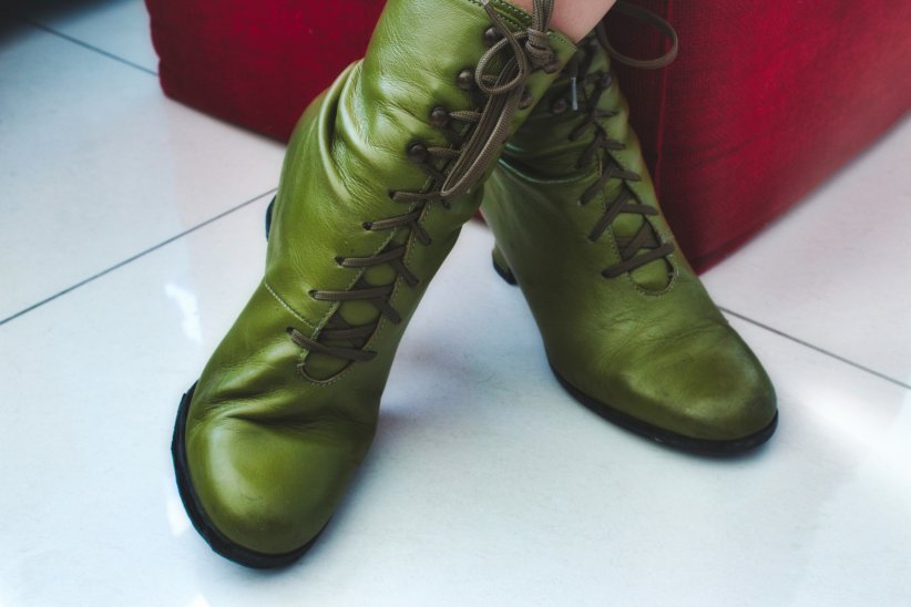 Les bottines vintage à lacets s'affirment comme la tendance chaussures de cet automne 2021.
